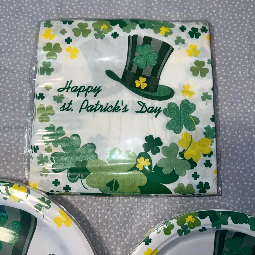 St. Patrick's Day Party Supplies Set - Green and White